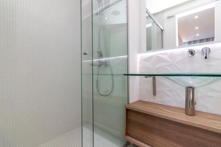 Apartamento à venda com 70m², 2 quartos e 1 vaga Apartamento à venda com 70m², 2 quartos e 1 vagaBanheiro Social