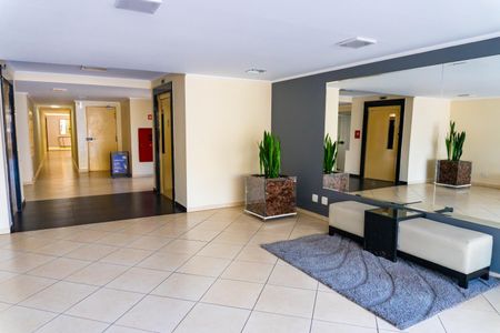 Apartamento à venda com 52m², 2 quartos e 1 vaga Apartamento à venda com 52m², 2 quartos e 1 vagaHall social