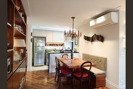 Apartamento à venda com 89m², 2 quartos e 2 vagas Apartamento à venda com 89m², 2 quartos e 2 vagasSala