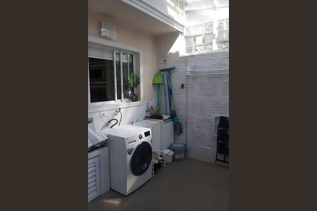 Casa à venda com 120m², 2 quartos e 2 vagas