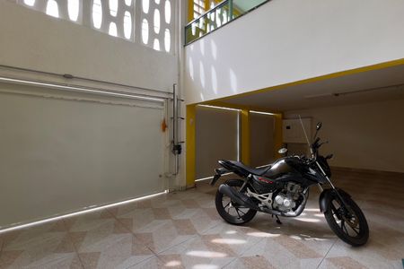 Casa à venda com 420m², 6 quartos e 4 vagas Casa à venda com 420m², 6 quartos e 4 vagasGaragem