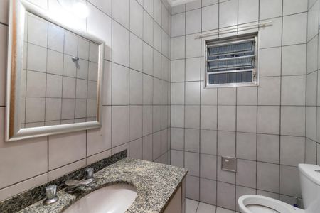 Casa de condomínio à venda com 190m², 3 quartos e 2 vagasLavabo