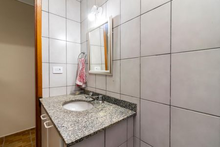 Casa de condomínio à venda com 190m², 3 quartos e 2 vagasLavabo