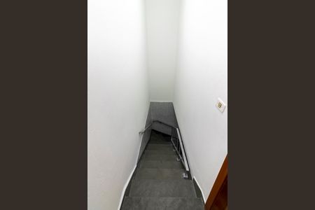 Casa de condomínio à venda com 190m², 3 quartos e 2 vagasCorredor dos Quartos - Escada