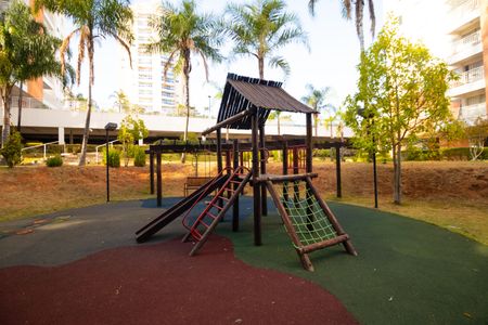 Apartamento à venda com 111m², 3 quartos e 2 vagas Apartamento à venda com 111m², 3 quartos e 2 vagasÁrea comum - Playground