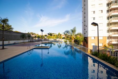 Apartamento à venda com 111m², 3 quartos e 2 vagas Apartamento à venda com 111m², 3 quartos e 2 vagasÁrea comum - Piscina
