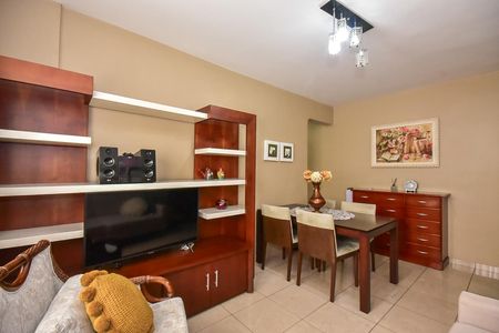 Apartamento à venda com 80m², 2 quartos e 1 vagaSala