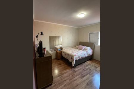 Casa à venda com 250m², 3 quartos e 4 vagas Casa à venda com 250m², 3 quartos e 4 vagasQuarto