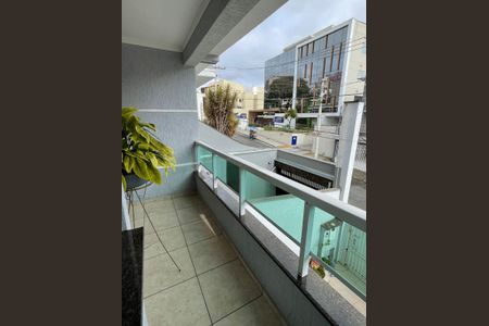 Casa à venda com 250m², 3 quartos e 4 vagas Casa à venda com 250m², 3 quartos e 4 vagasSacada