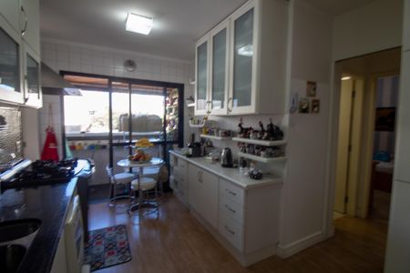 Apartamento para alugar com 120m², 3 quartos e 4 vagas Apartamento para alugar com 120m², 3 quartos e 4 vagasCozinha