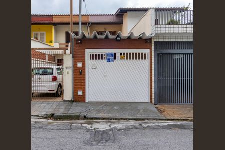 Casa à venda com 150m², 2 quartos e 2 vagas Casa à venda com 150m², 2 quartos e 2 vagasFachada e Placa