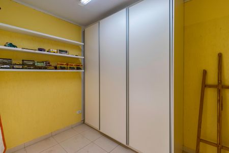 Casa à venda com 150m², 2 quartos e 2 vagas Casa à venda com 150m², 2 quartos e 2 vagasQuarto de Serviço