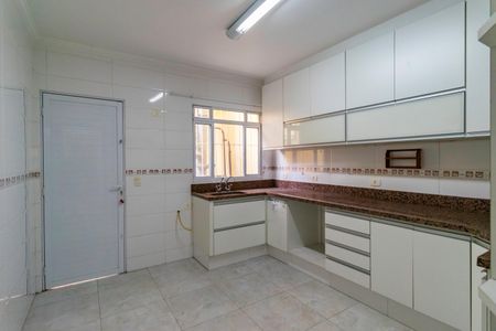Casa à venda com 150m², 2 quartos e 2 vagas Casa à venda com 150m², 2 quartos e 2 vagasCozinha