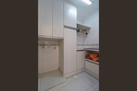 Casa à venda com 150m², 2 quartos e 2 vagas Casa à venda com 150m², 2 quartos e 2 vagasQuarto de Serviço