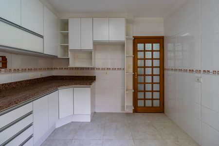 Casa à venda com 150m², 2 quartos e 2 vagas Casa à venda com 150m², 2 quartos e 2 vagasCozinha