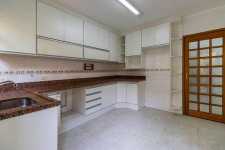 Casa à venda com 150m², 2 quartos e 2 vagas Casa à venda com 150m², 2 quartos e 2 vagasCozinha