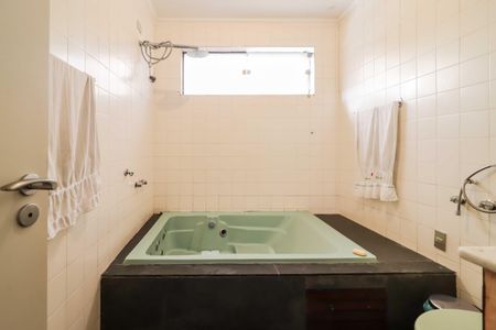 Casa à venda com 258m², 3 quartos e 6 vagas Casa à venda com 258m², 3 quartos e 6 vagasBanheiro da Suíte