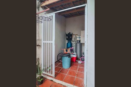 Casa à venda com 258m², 3 quartos e 6 vagas Casa à venda com 258m², 3 quartos e 6 vagasQuintal