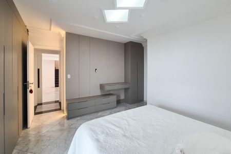Apartamento para alugar com 440m², 4 quartos e 5 vagas Apartamento para alugar com 440m², 4 quartos e 5 vagasSuíte 2