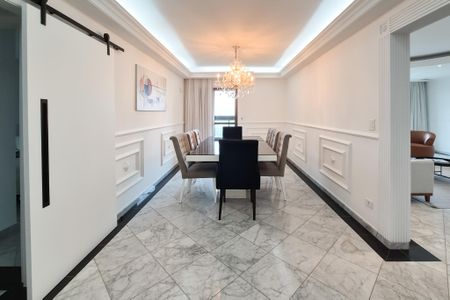 Apartamento para alugar com 440m², 4 quartos e 5 vagas Apartamento para alugar com 440m², 4 quartos e 5 vagasSala de Jantar
