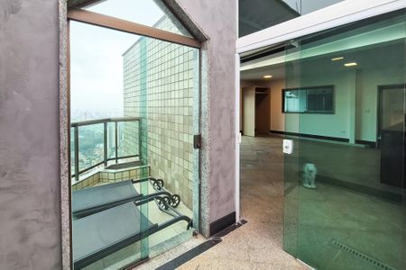 Apartamento para alugar com 440m², 4 quartos e 5 vagas Apartamento para alugar com 440m², 4 quartos e 5 vagasÁrea gourmet