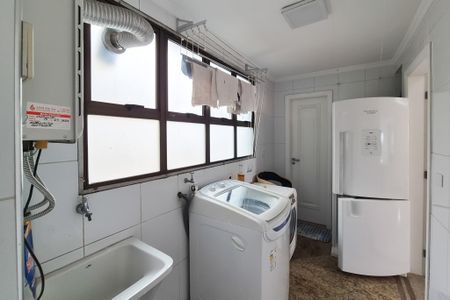 Apartamento para alugar com 440m², 4 quartos e 5 vagas Apartamento para alugar com 440m², 4 quartos e 5 vagasÁrea de Serviço