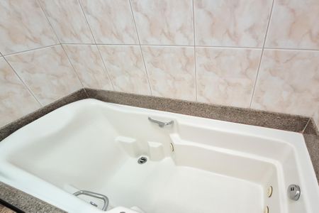 Apartamento para alugar com 440m², 4 quartos e 5 vagas Apartamento para alugar com 440m², 4 quartos e 5 vagasBanheiro da Suíte 2