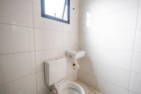 Apartamento à venda com 65m², 2 quartos e 1 vaga Apartamento à venda com 65m², 2 quartos e 1 vagaBanheiro