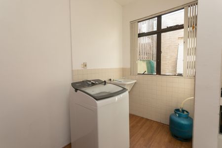 Apartamento à venda com 122m², 3 quartos e 2 vagas Apartamento à venda com 122m², 3 quartos e 2 vagasÁrea de Serviço