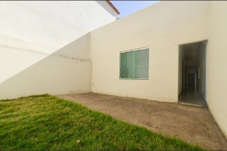 Casa à venda com 101m², 3 quartos e 2 vagas Casa à venda com 101m², 3 quartos e 2 vagasÁrea externa
