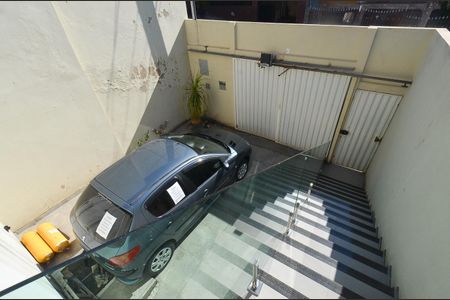Casa à venda com 101m², 3 quartos e 2 vagas Casa à venda com 101m², 3 quartos e 2 vagasEntrada