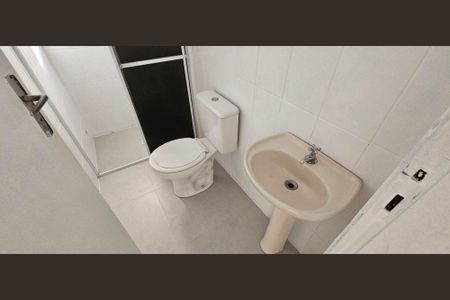 Casa à venda com 216m², 4 quartos e 1 vaga Casa à venda com 216m², 4 quartos e 1 vagaBanheiro 2