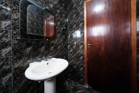 Casa à venda com 178m², 3 quartos e 2 vagasBanheiro da Suíte 2