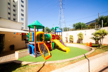 Apartamento para alugar com 80m², 2 quartos e 2 vagasÁrea comum - Playground