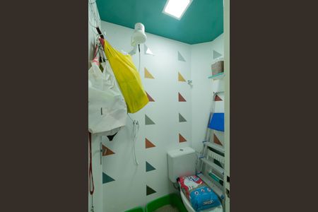 Apartamento à venda com 68m², 3 quartos e 1 vaga Apartamento à venda com 68m², 3 quartos e 1 vagaBanheiro de Serviço