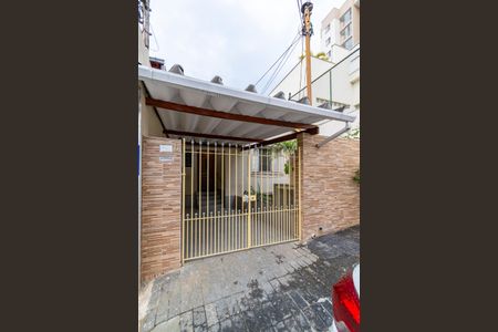 Casa à venda com 142m², 2 quartos e 1 vaga Casa à venda com 142m², 2 quartos e 1 vagaFachada