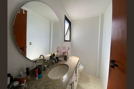 Apartamento à venda com 114m², 4 quartos e 2 vagasBanheiro do Quarto 1