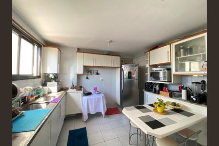 Apartamento à venda com 114m², 4 quartos e 2 vagasCozinha