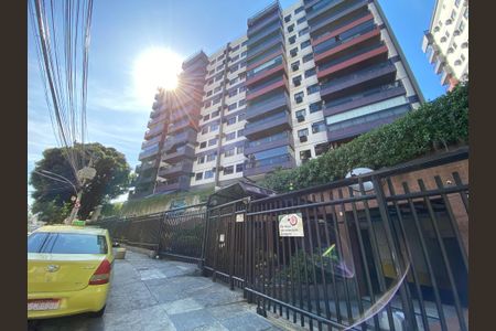 Apartamento à venda com 114m², 4 quartos e 2 vagasFachada