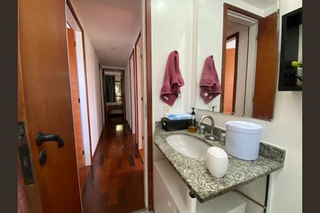 Apartamento à venda com 114m², 4 quartos e 2 vagasBanheiro Social