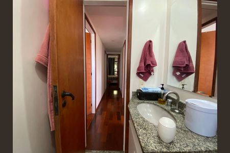 Apartamento à venda com 114m², 4 quartos e 2 vagasBanheiro Social