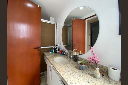 Apartamento à venda com 114m², 4 quartos e 2 vagasBanheiro do Quarto 1