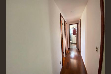 Apartamento à venda com 114m², 4 quartos e 2 vagasCorredor