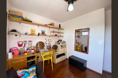 Apartamento à venda com 114m², 4 quartos e 2 vagasQuarto 3