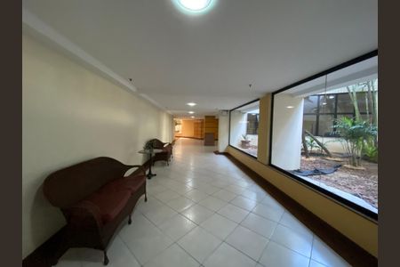 Apartamento à venda com 114m², 4 quartos e 2 vagasHall social