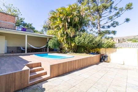 Casa à venda com 215m², 3 quartos e 4 vagas Casa à venda com 215m², 3 quartos e 4 vagasQuintal