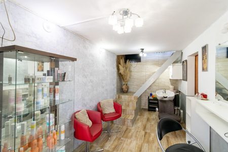 Casa à venda com 215m², 3 quartos e 4 vagas Casa à venda com 215m², 3 quartos e 4 vagasÁrea comum