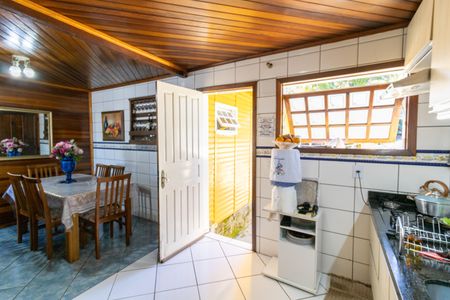 Casa à venda com 215m², 3 quartos e 4 vagas Casa à venda com 215m², 3 quartos e 4 vagasCozinha