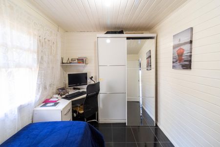 Casa à venda com 215m², 3 quartos e 4 vagas Casa à venda com 215m², 3 quartos e 4 vagasQuarto 2