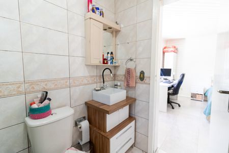 Casa à venda com 215m², 3 quartos e 4 vagas Casa à venda com 215m², 3 quartos e 4 vagasBanheiro da Suíte